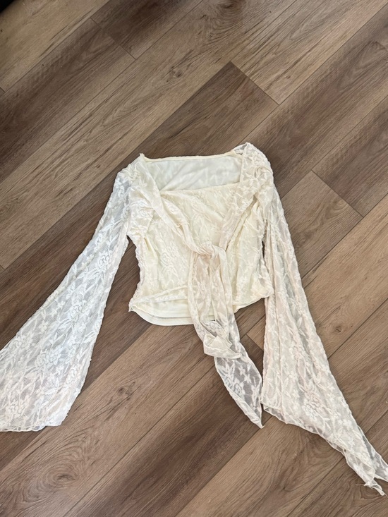 Source Unknown Tops - Cream Lace Crop Flare Bell Sleeve Blouse
